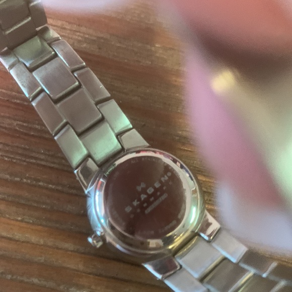 Skagen stainless steel ladies watch - Picture 4 of 4